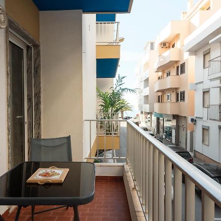Jaune - 50 Meters To The Beach - Quarteira Bagian luar foto