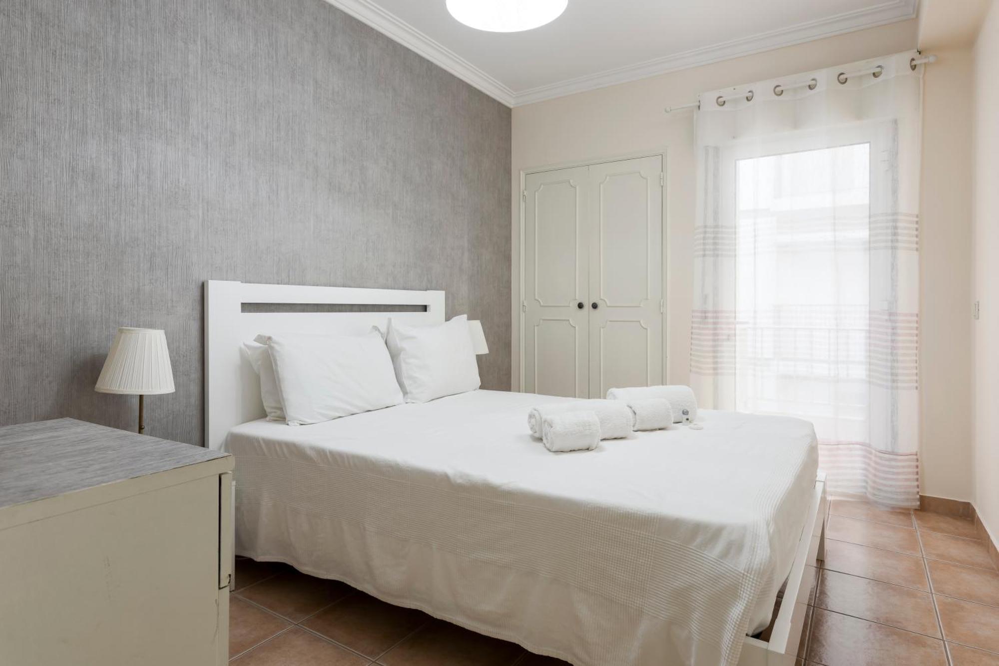 Jaune - 50 Meters To The Beach - Quarteira Bagian luar foto