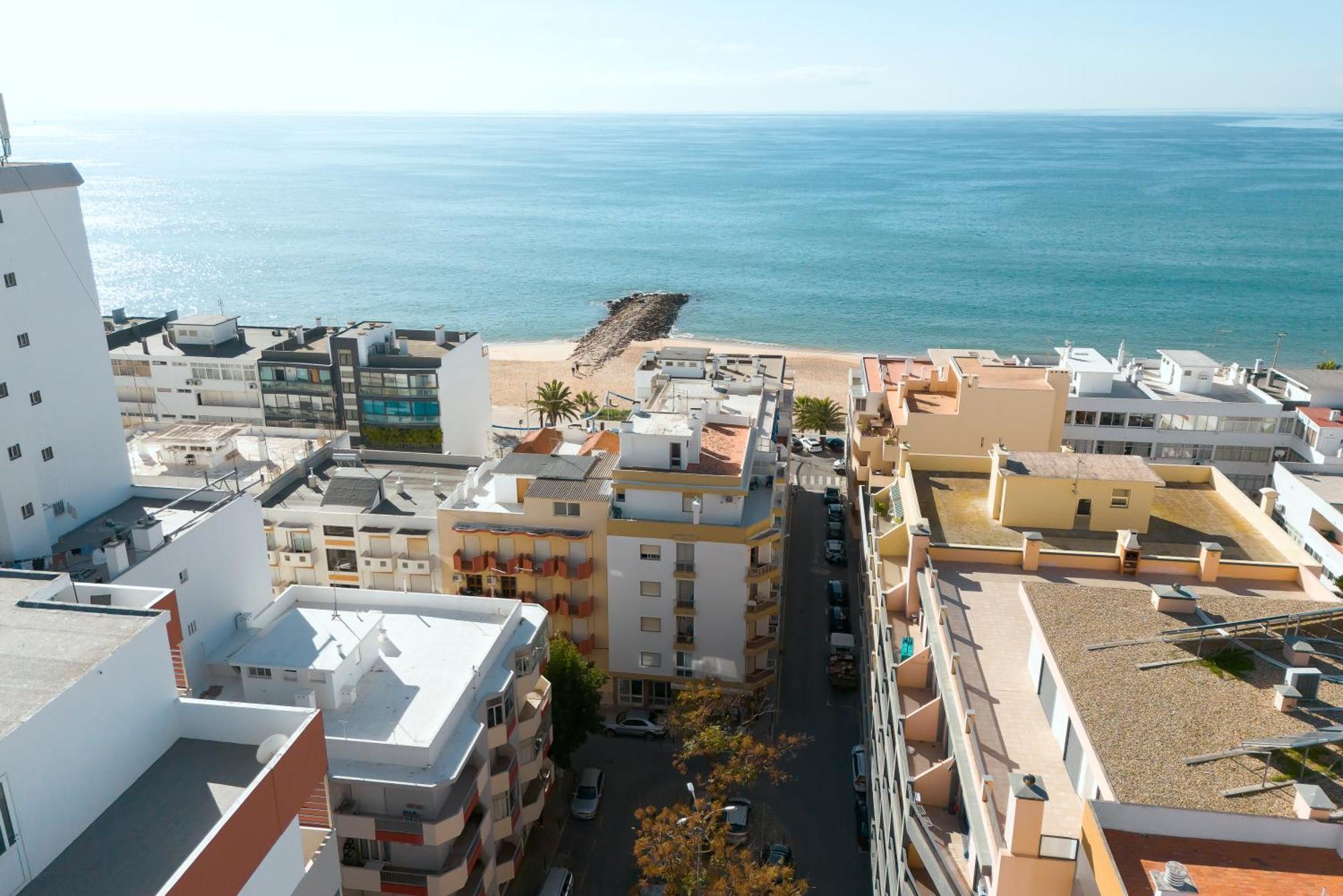 Jaune - 50 Meters To The Beach - Quarteira Bagian luar foto